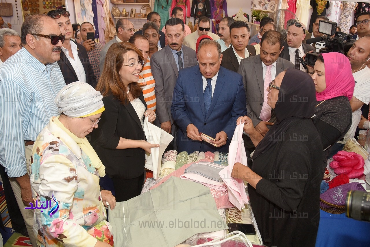 وزيرة التضامن ومحافظ الإسكندرية يفتتحان معرض ديارنا وزيرة التضامن ومحافظ الإسكندرية يفتتحان معرض ديارنا