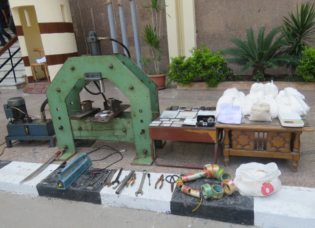 حبس المتهمين بإدارة مصنع لإنتاج الهيروين