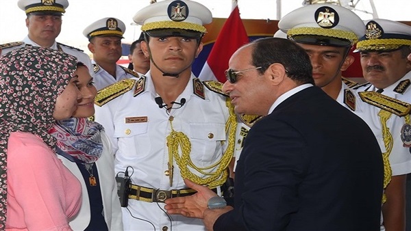 الرئيس السيسي وأبناء الشهداء