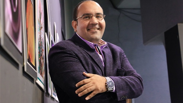  مصطفى أبو زيد الخبير الاقتصادي