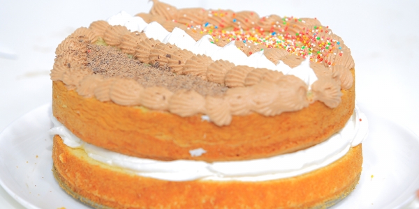 الكيكة الاسفنجية بالشيكولاتة