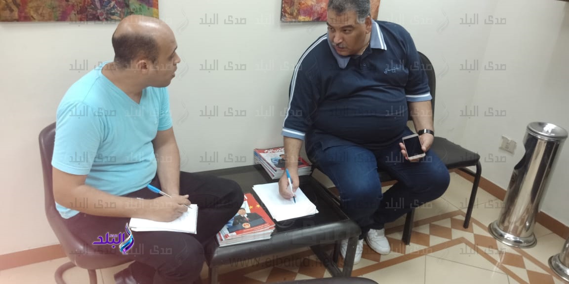 المحرر مع سكرتير نقابة المرشدين السياحيين المحرر مع سكرتير نقابة المرشدين السياحيين