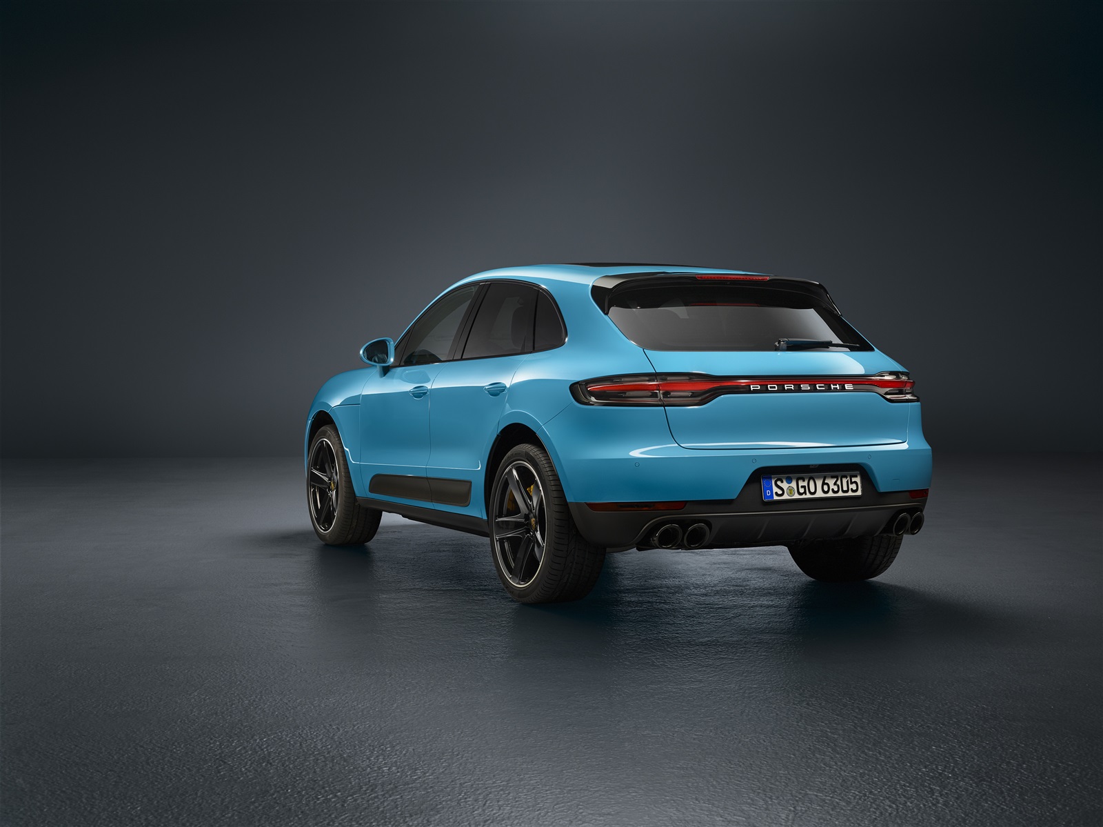  سيارة "Macan" الرياضية