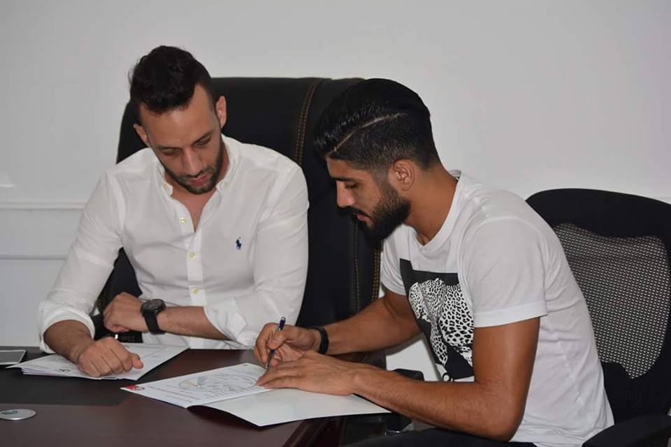 فرجانى ساسي يوقع عقو الزمالك فرجانى ساسي يوقع عقو الزمالك