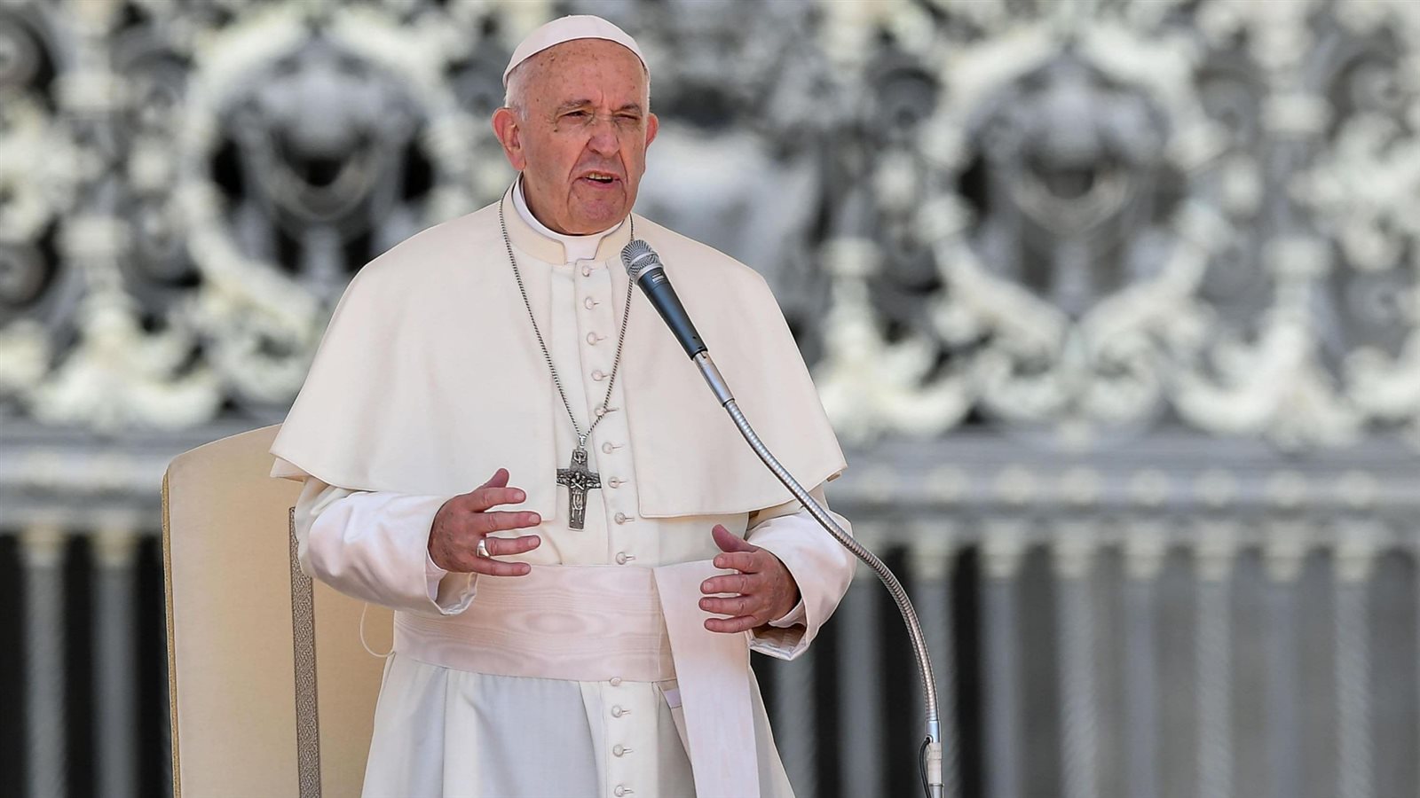 البابا فرانسيس بابا الفاتيكان 