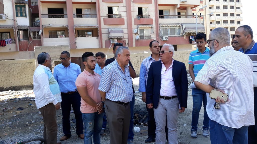 محافظ بورسعيد يتابع الإعمال الإنشائية في إحدى المدارس 