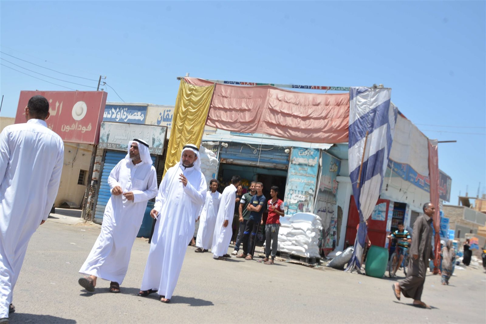 صورة لعودة الحياة إلي مدن شمال سيناء