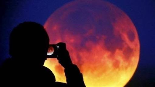 ٥ تأثيرات سلبية لخسوف القمر على صحة الإنسان