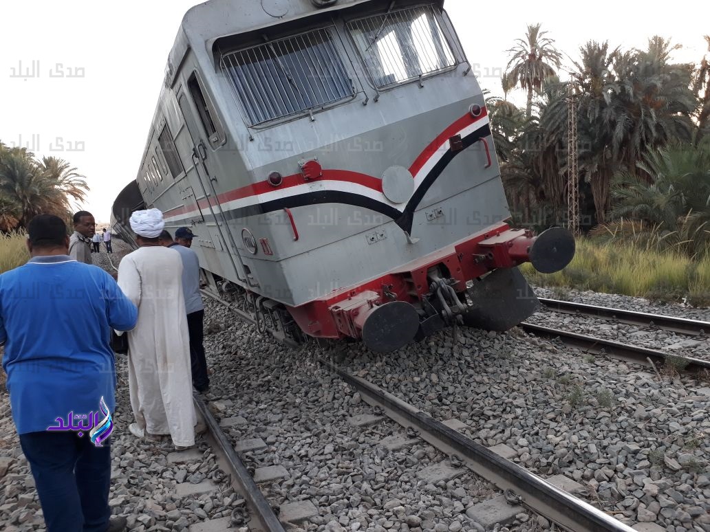 خروج قطار عن القضبان خروج قطار عن القضبان