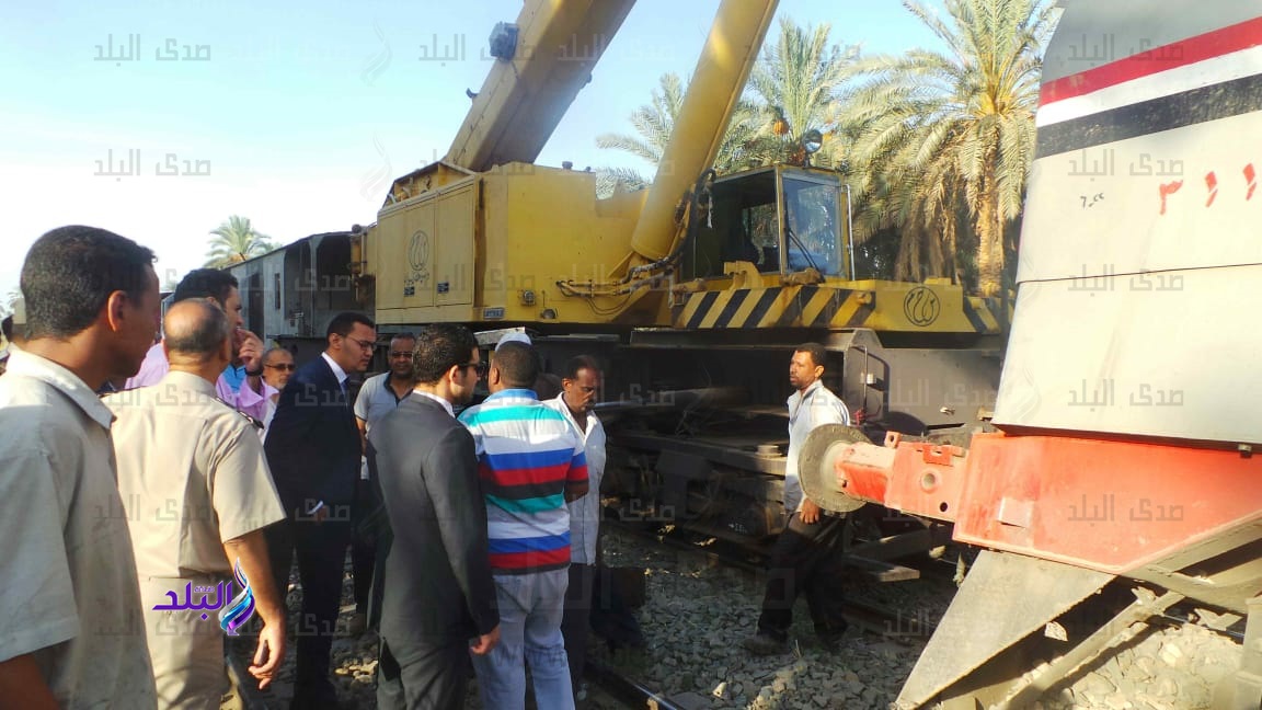 النيابة تعاين موقع حادث خروج قطار بكوم أمبو النيابة تعاين موقع حادث خروج قطار بكوم أمبو