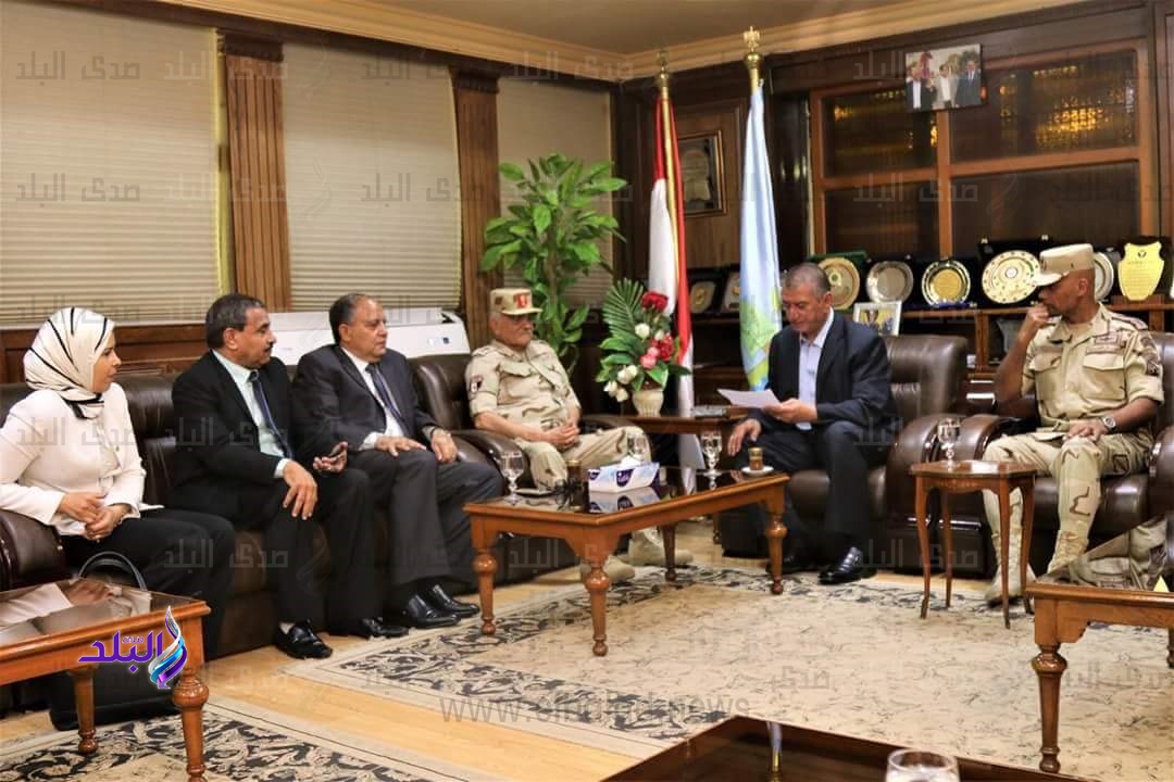محافظ كفرالشيخ يستقبل مدير جمعية المحاربين القدماء
