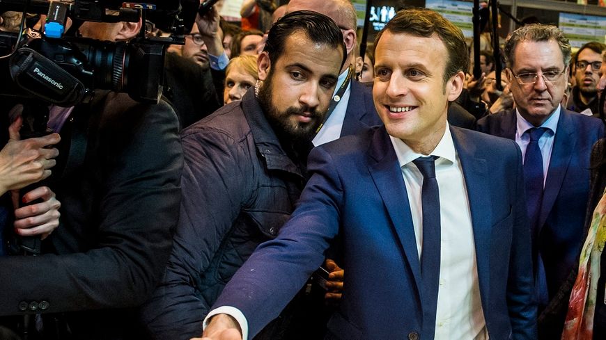 ماكرون وبينالا