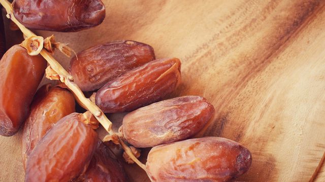 البلح البلح
