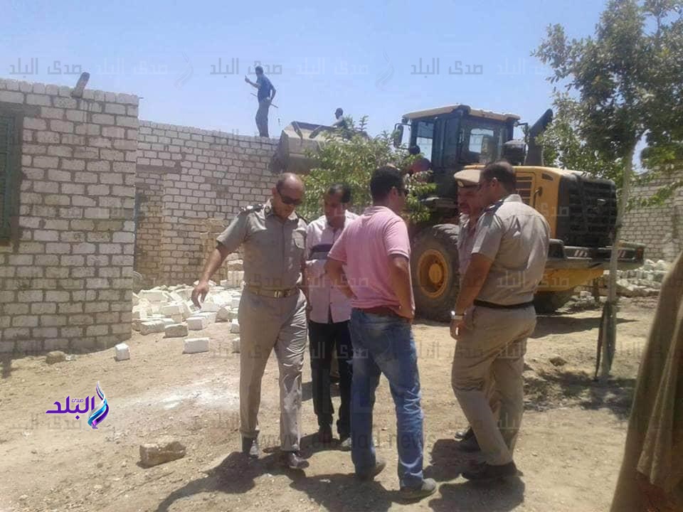 إزالة 32 حالة تعدي علي الأراضي الزراعية