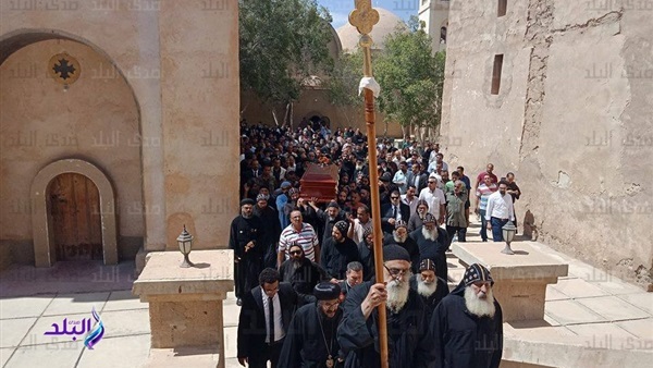 جانب من جنازة الانبا ابيفانيوس