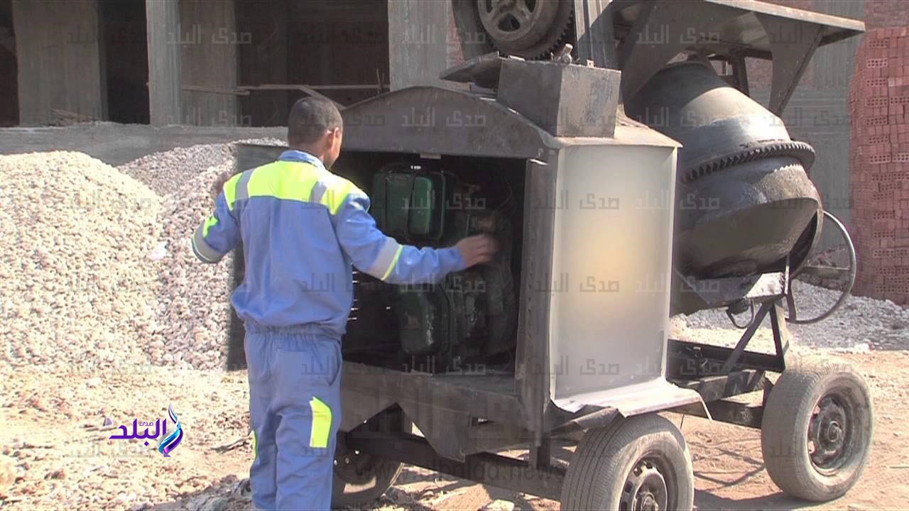 خلاطة تعمل بالبناء