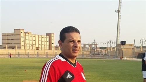 هشام عبدالمنعم المدرب العام لمنتخب 2001 هشام عبدالمنعم المدرب العام لمنتخب 2001