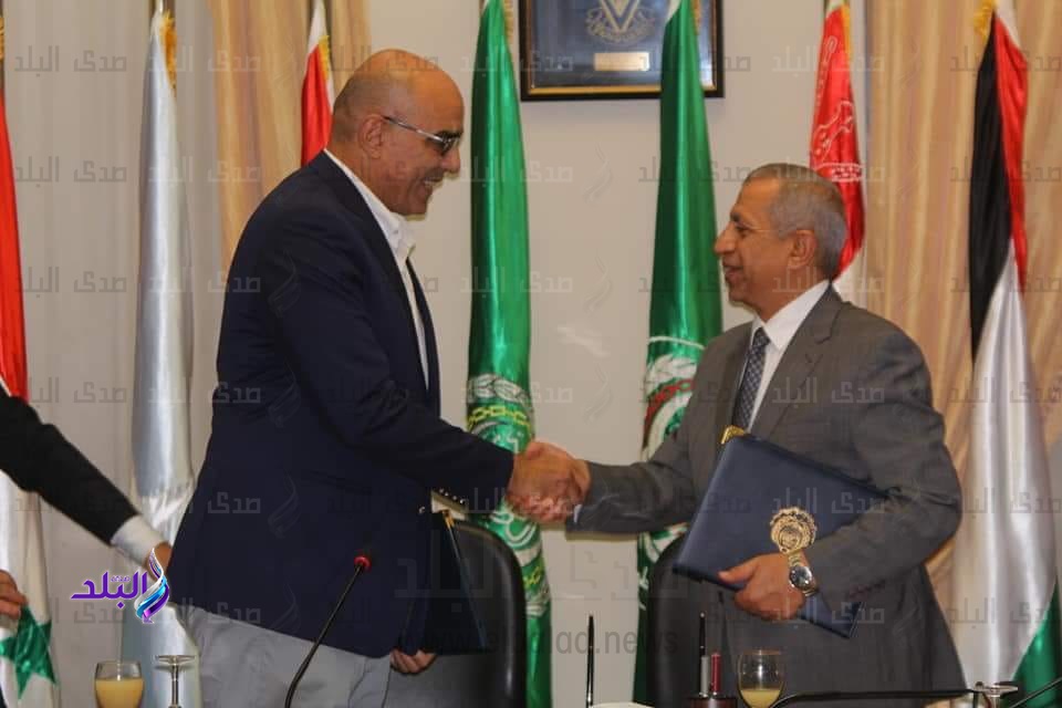 الدكتور إسماعيل عبدالغفار والمهندس هشام نصر رئيس الاتحاد الم الدكتور إسماعيل عبدالغفار والمهندس هشام نصر رئيس الاتحاد الم