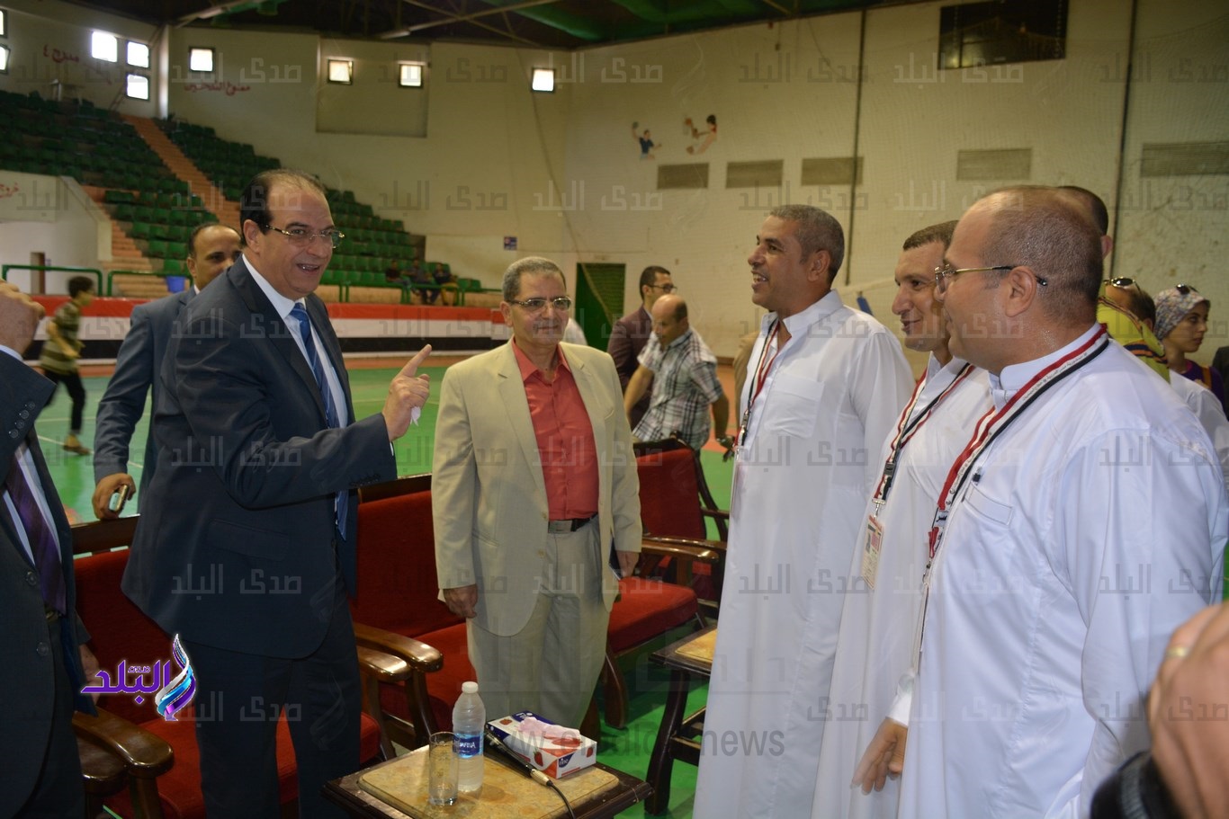 محافظ الدقهلية يودع حجاج الجمعيات الأهلية