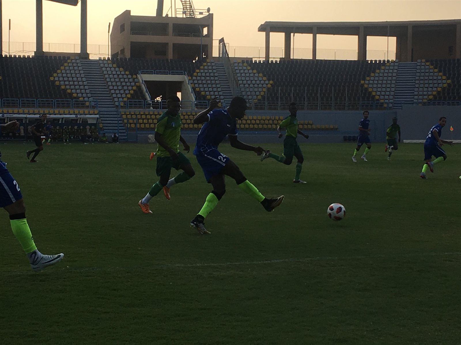 جانب من المباراة جانب من المباراة