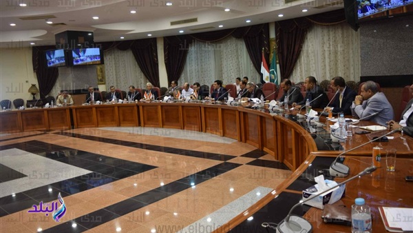رئيس الهيئة العامة للاستثمار يلتقي مستثمري المنيا رئيس الهيئة العامة للاستثمار يلتقي مستثمري المنيا