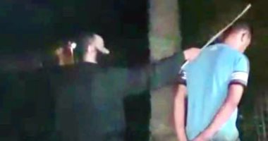 المتهم أثناء تمثيله الجريمة المتهم أثناء تمثيله الجريمة