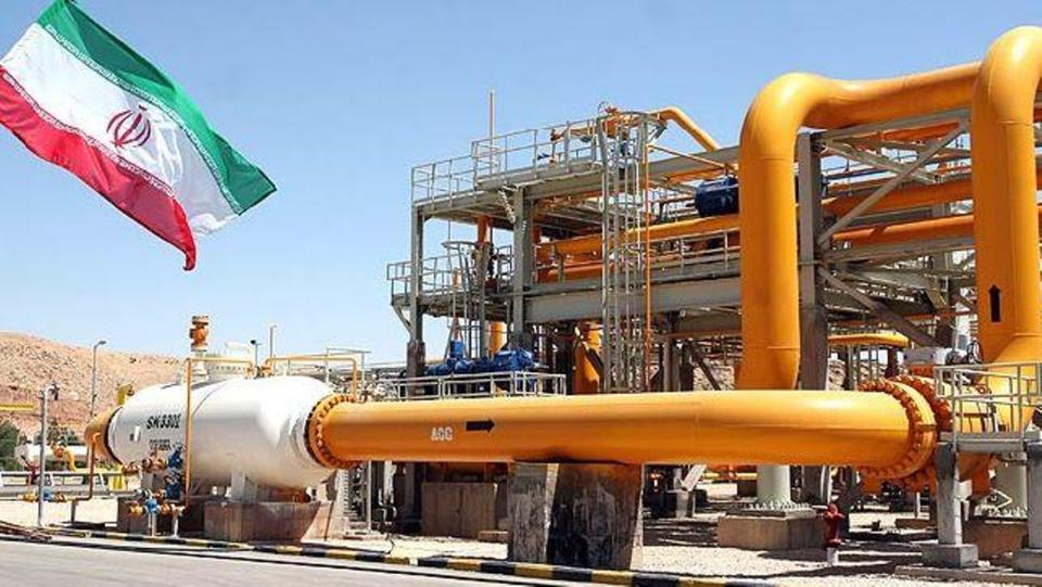 أحد حقول النفط في إيران أحد حقول النفط في إيران