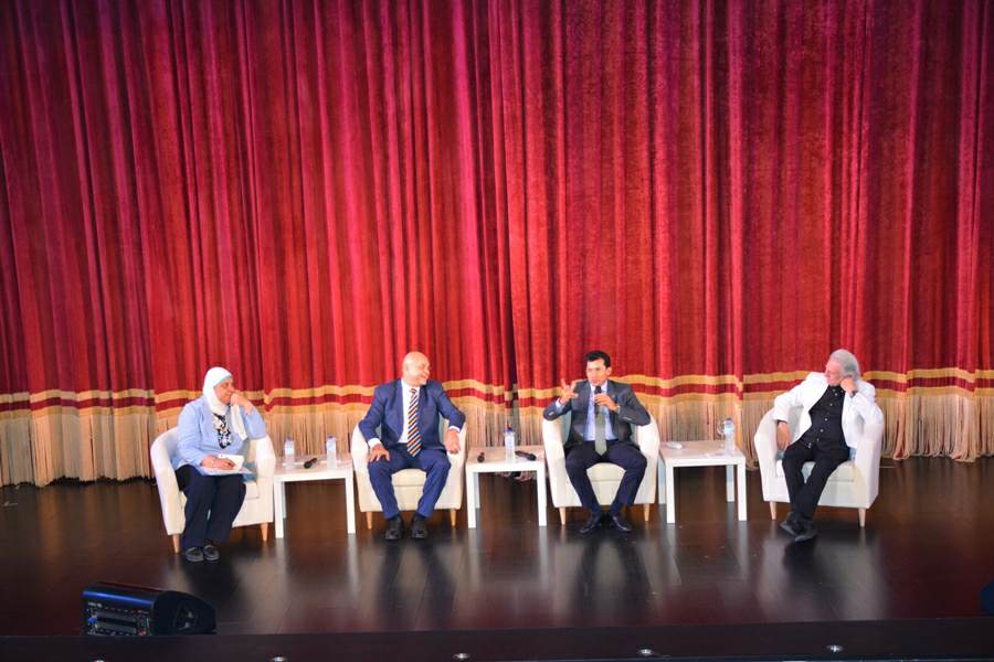 وزير الشباب والرياضة