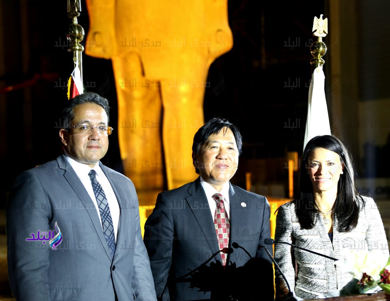 وزيرا السياحة و الاثار و السفير اليابانى