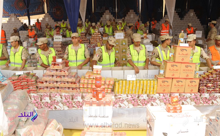 صورة من عملية تجهيزات العبوات الغذائية