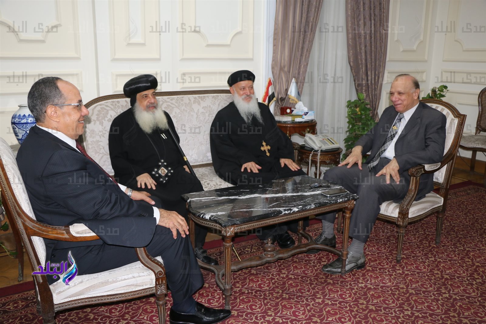 محافظ القاهرة يستقبل وفد كنسي للتهنئة بعيد الأضحى المبارك