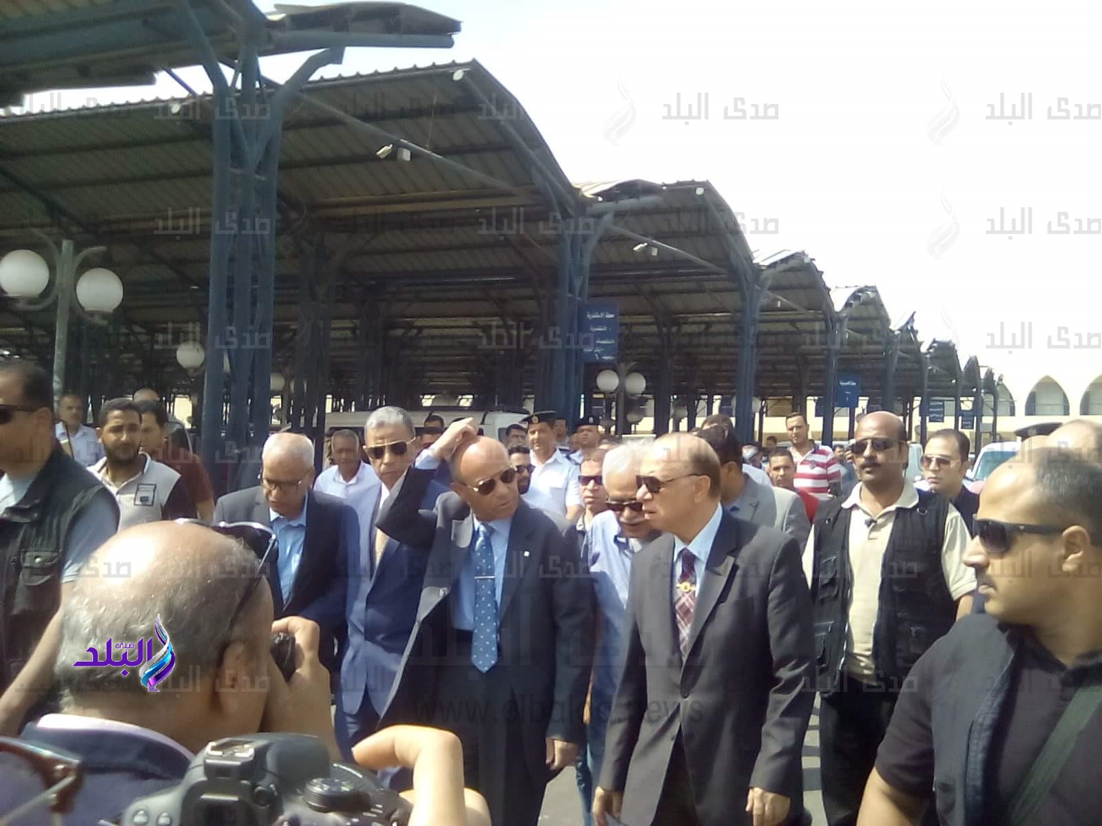محافظ القاهرة يتفقد موقف السلام الجديد محافظ القاهرة يتفقد موقف السلام الجديد