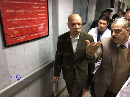  محافظ القاهرة يستمع لمشاكل المرضى بمستشفى المنيرة العام 