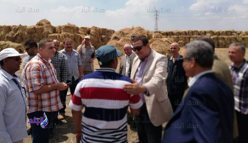 رئيس جهاز البيئة يتفقد أكبر موقع لتجميع القش بكفر الشيخ
