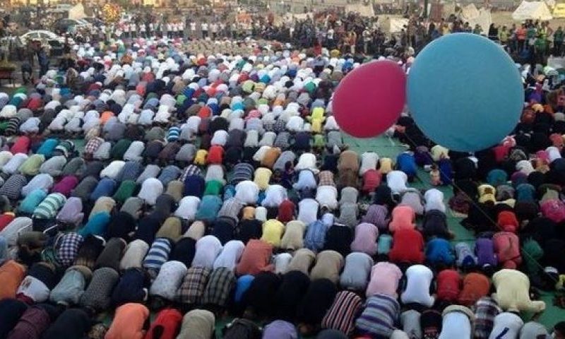 اجتمعا في يوم واحد.. هل من صلى العيد تسقط عنه صلاة الجمعة؟ اعرف آراء الفقهاء