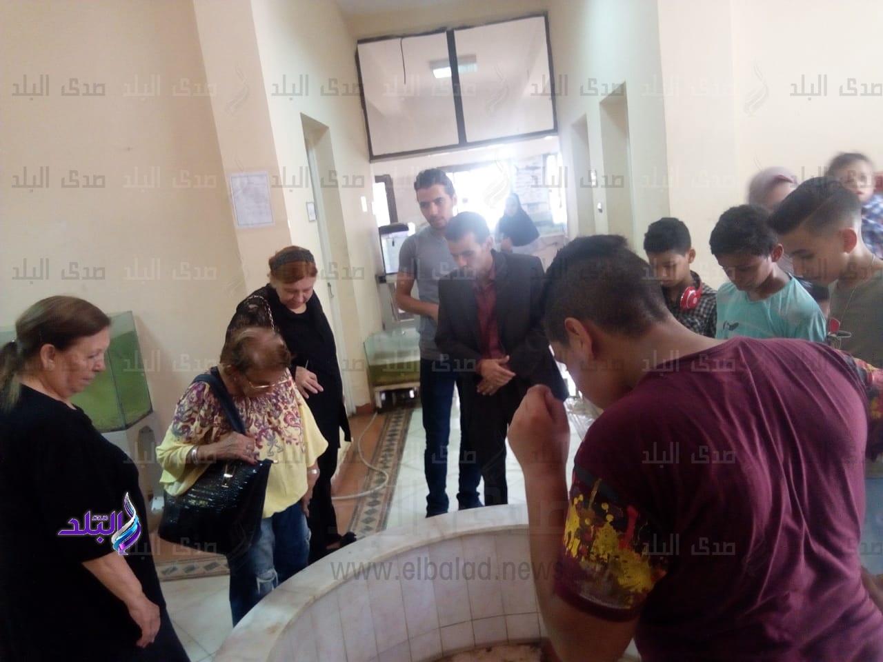 توافد المواطنين على حديقة الحيوان 