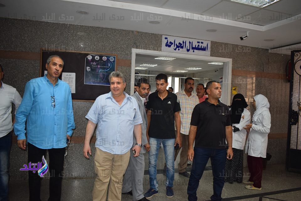 القاضي يطمئن علي سير العمل بمستشفيات جامعة بنها