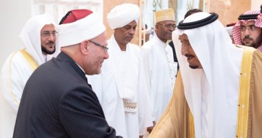 الملك سلمان خلال إستقباله لمفتى الجمهورية