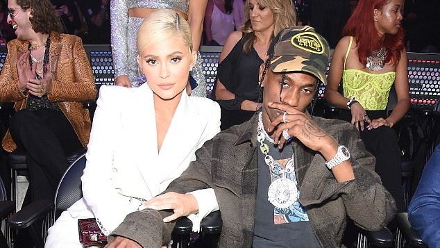 كايلي جينر و ترافيس سكووت 