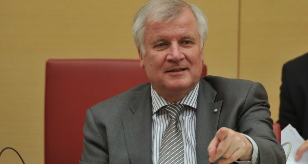 وزير الداخلية الألماني هورست زيهوفر