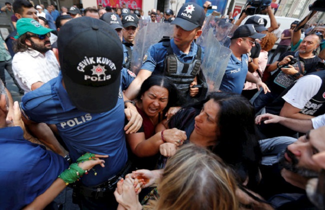 من تظاهرات أمهات السبت