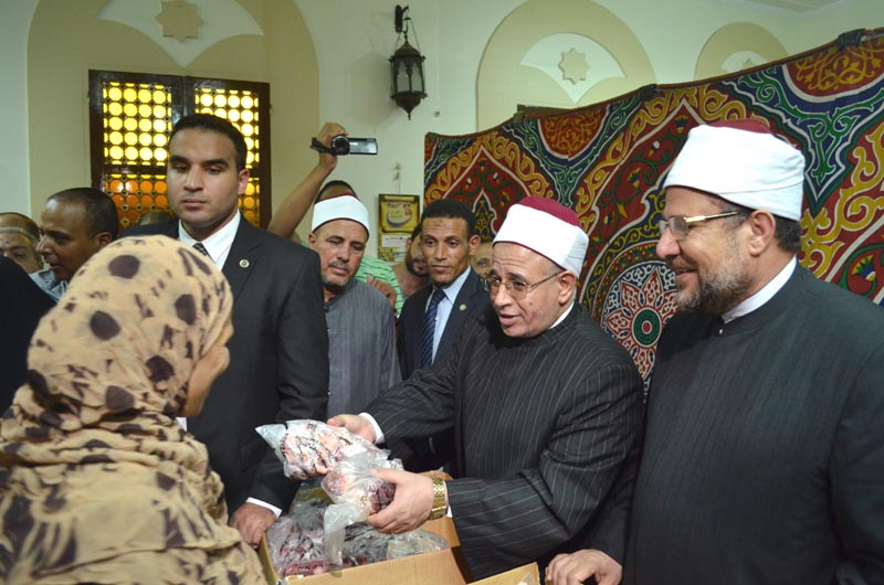وزير الأوقاف: توزيع 10 طن لحوم صكوك الأضاحي يوميا
