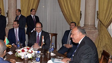 وزير الخارجية ووزير جهاز المخابرات العامة