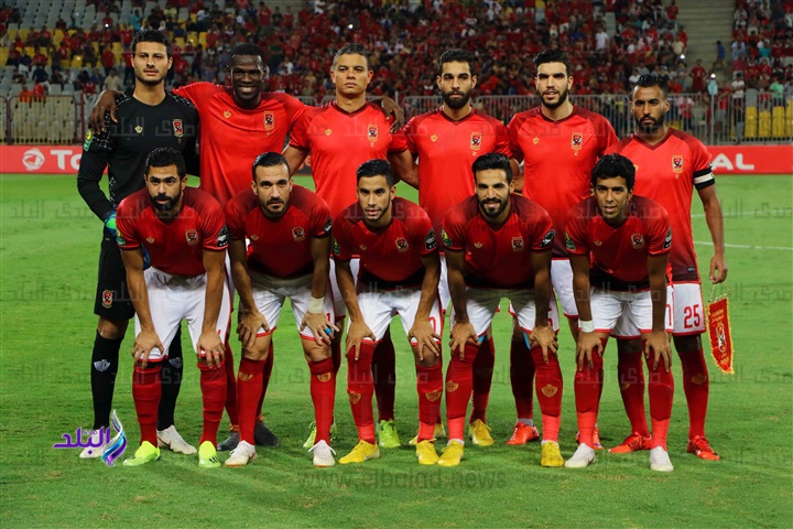 لاعبي الفريق الاول لكرة القدم بالنادي الاهلي 
