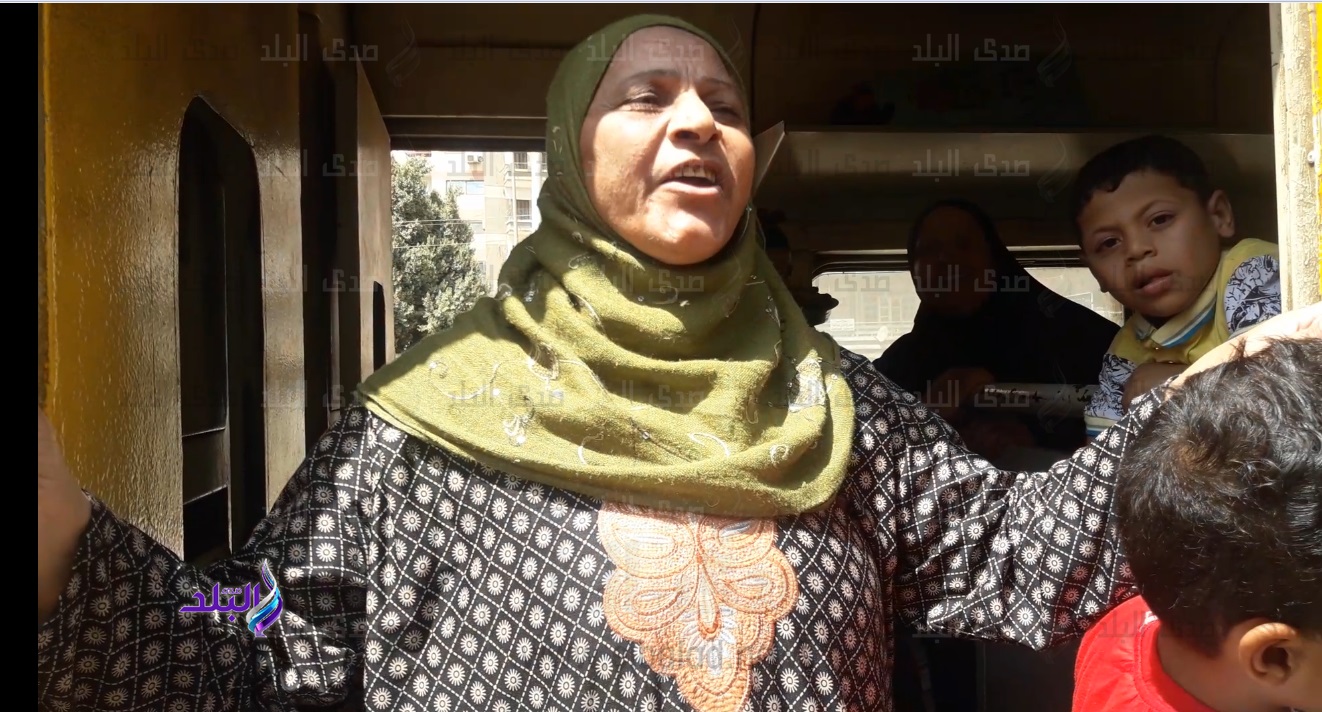 فلاحة تستقبل محافظ الفيوم الجديد بزغرودة من القطار