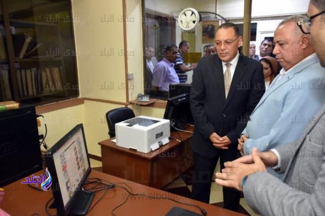 محافظا الشرقية السابق والحالي يتفقدان مكاتب الديوان العام محافظا الشرقية السابق والحالي يتفقدان مكاتب الديوان العام