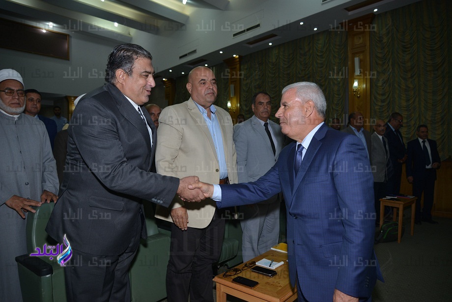 محافظ مطروح الجديد يجتمع مع الجهاز التنفيذى محافظ مطروح الجديد يجتمع مع الجهاز التنفيذى