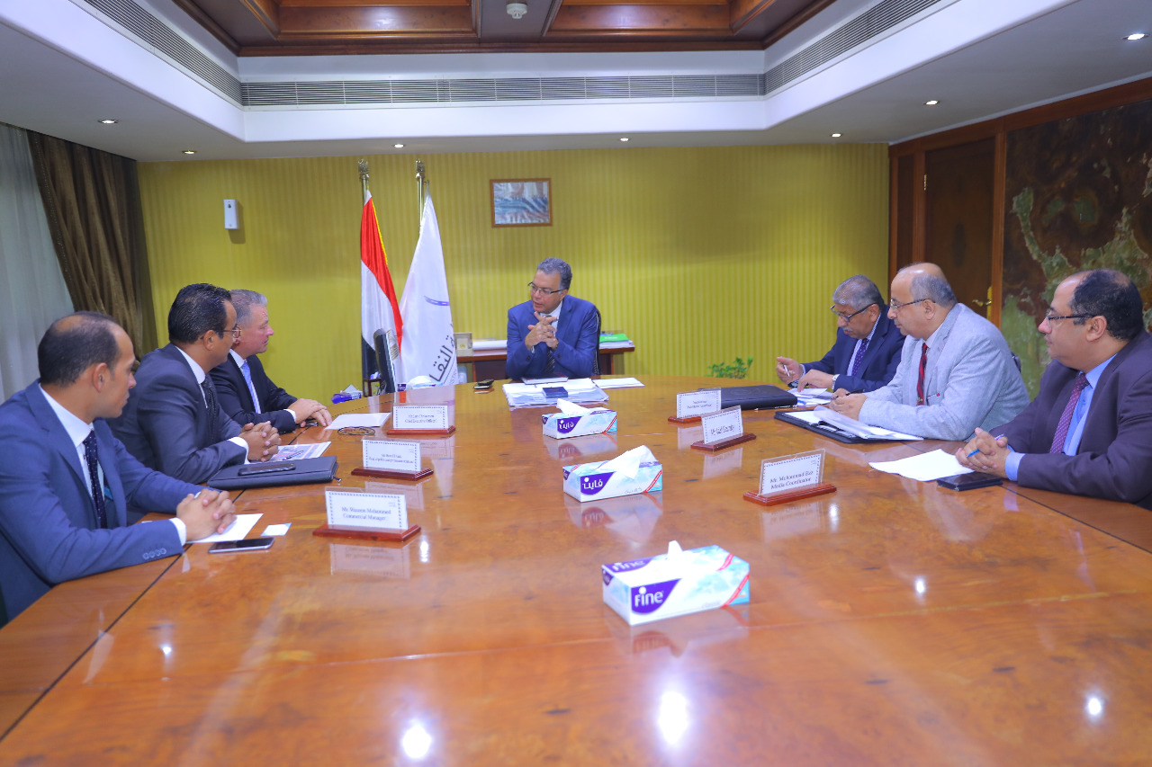 الدكتور هشام عرفات وزير النقل الدكتور هشام عرفات وزير النقل