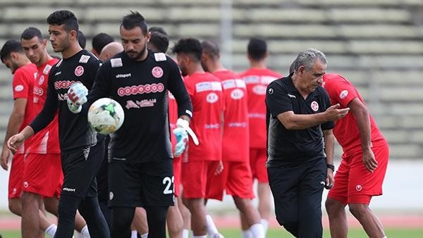 فوزي البنزرتي من تدريبات تونس فوزي البنزرتي من تدريبات تونس