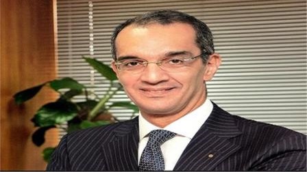 الدكتور عمرو طلعت وزير الإتصالات 